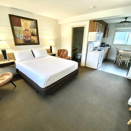 Arbutus Grove Motel Parksville Esterno foto