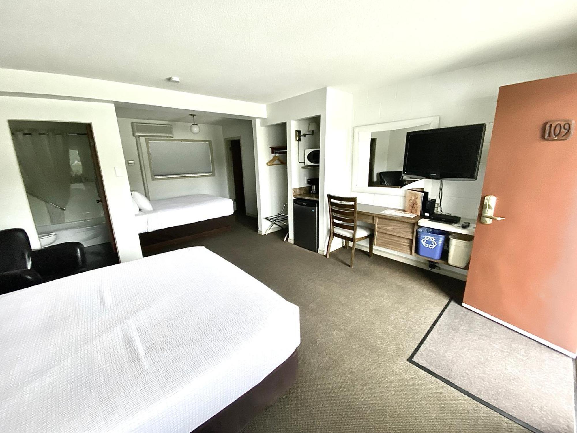 Arbutus Grove Motel Parksville Esterno foto
