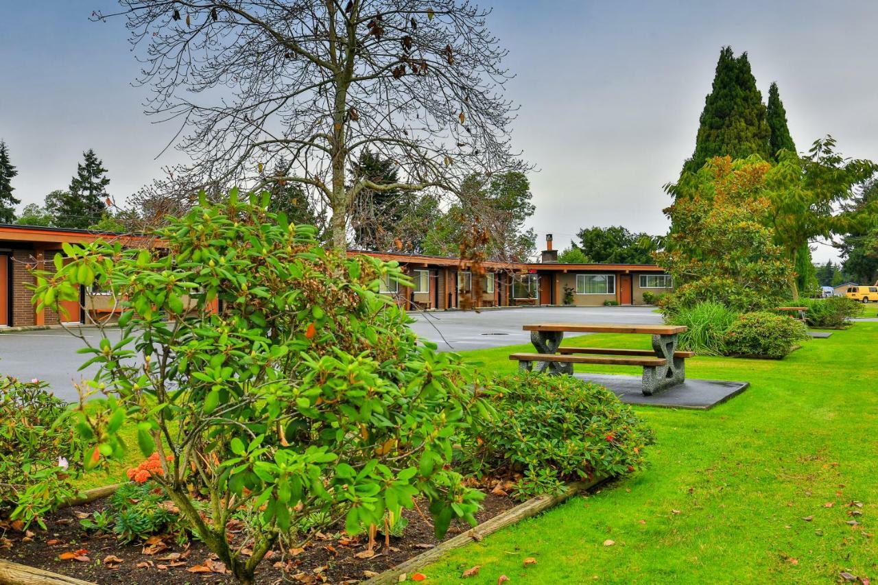 Arbutus Grove Motel Parksville Esterno foto