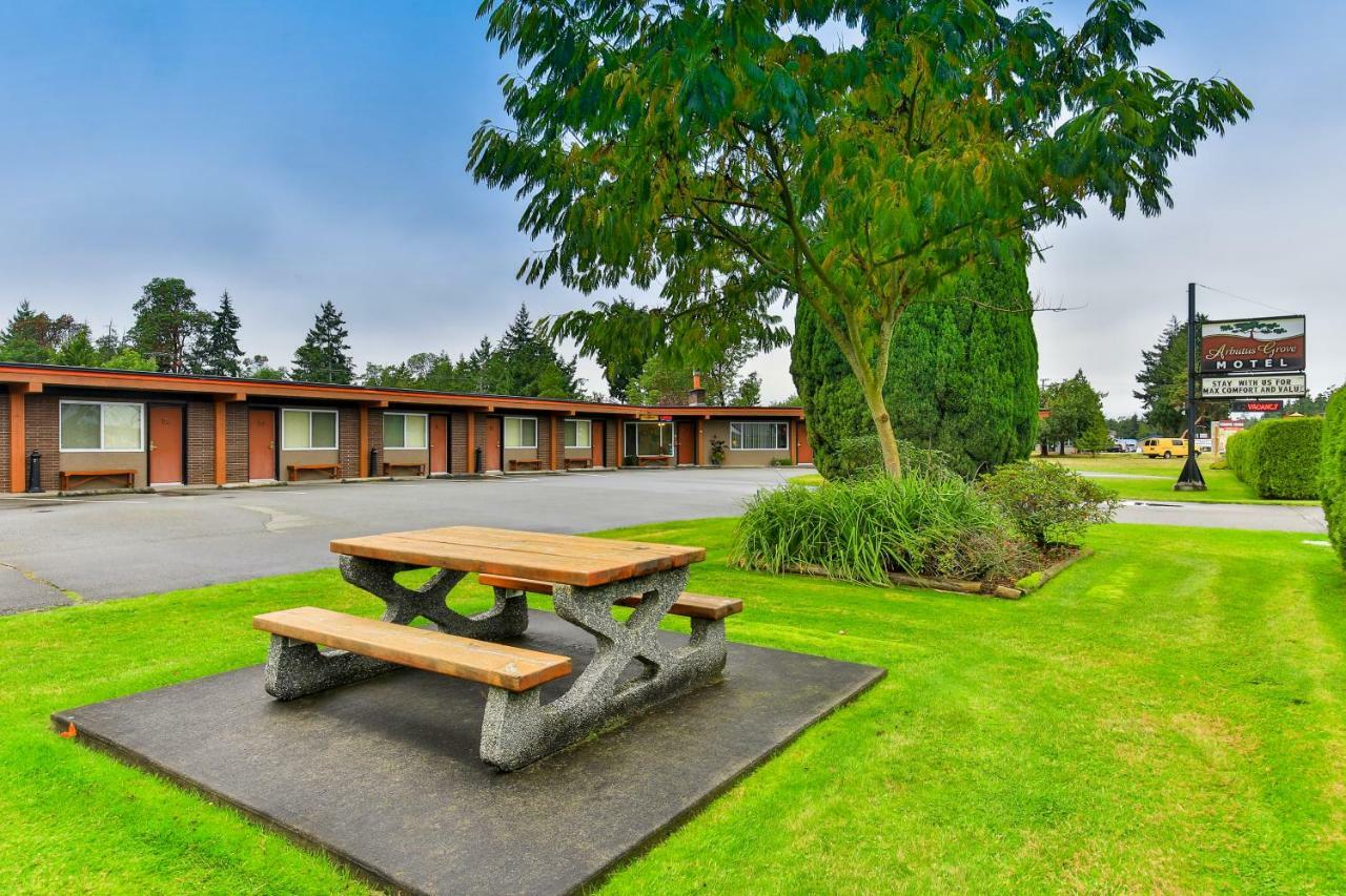 Arbutus Grove Motel Parksville Esterno foto